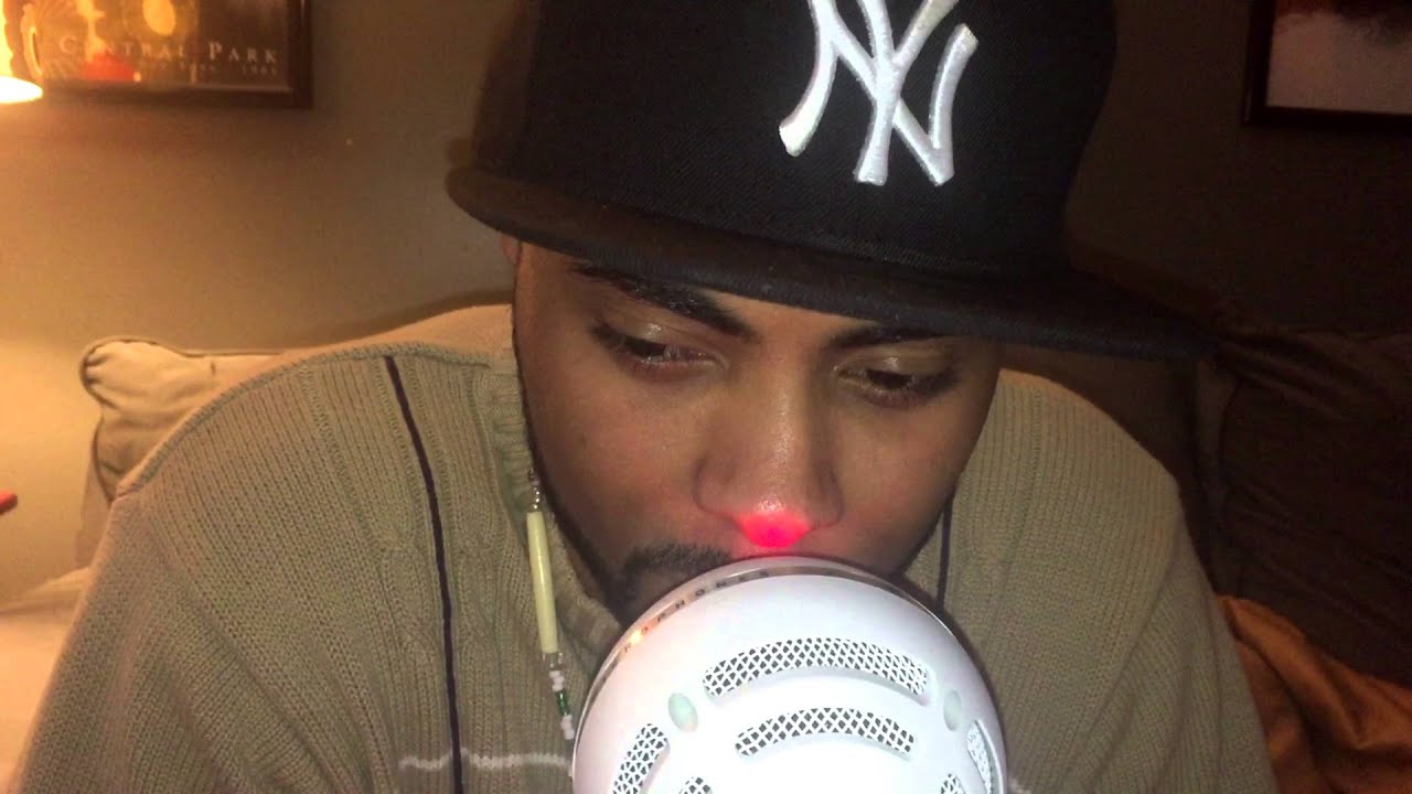 Boyfriend role play ASMR; When he gets home (kissing sounds, mouth sounds, whispering)