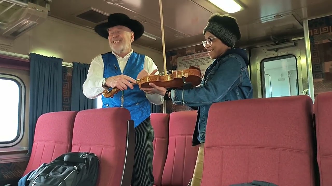 Violin comedy entertainment aboard the Grand Canyon Railway
