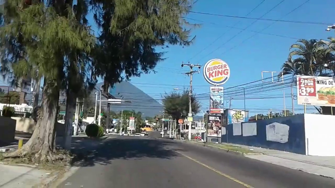 Conociendo EL SALVADOR calle gabriela mistral y 25 av.sur san salvador