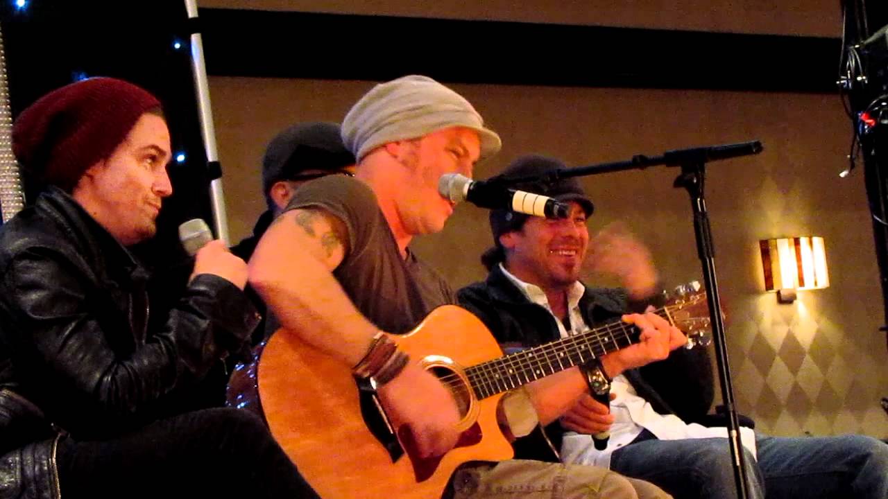 The Song of the Songs XDD Christian Kane Steve Carlson y Riley Smith Dic-2011