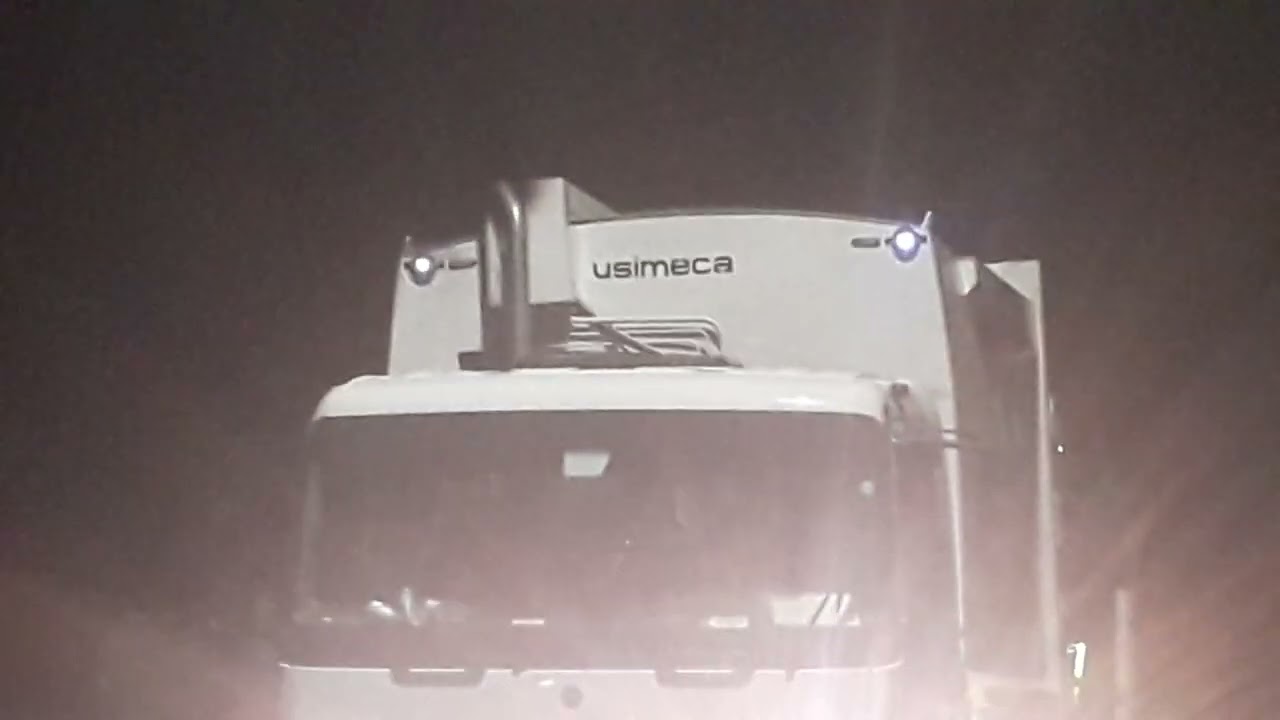 Caminhão De Lixo De Quinta Feira