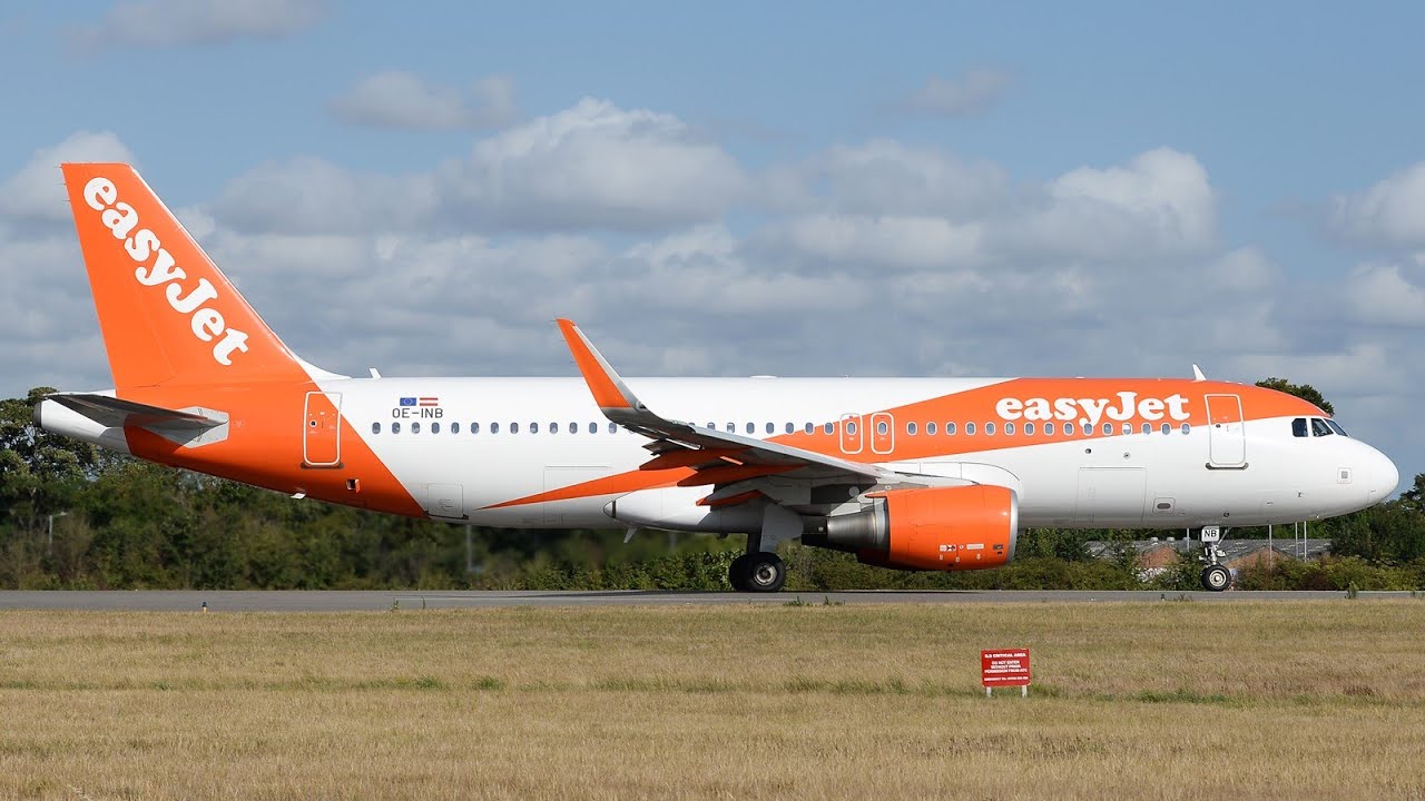 EasyJet Airbus A320 Takeoff from Milan Malpensa (4K)