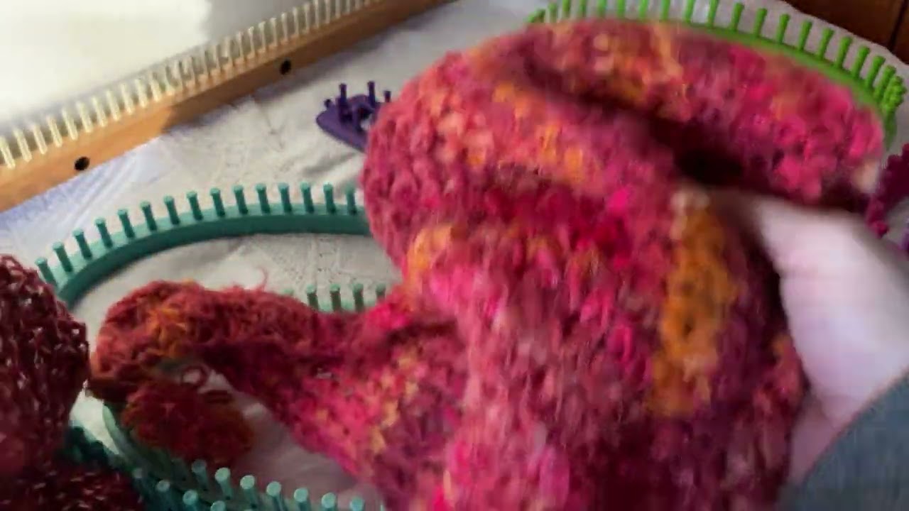 Parliamo di telai da maglieria o knitting loom
