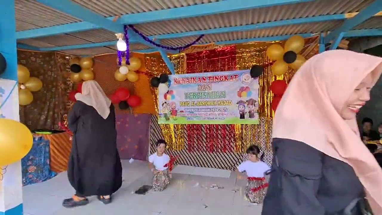 Menari ampar - ampar pisang di acara kenaikan tingkat di paud. #viral #tariananakindonesia 