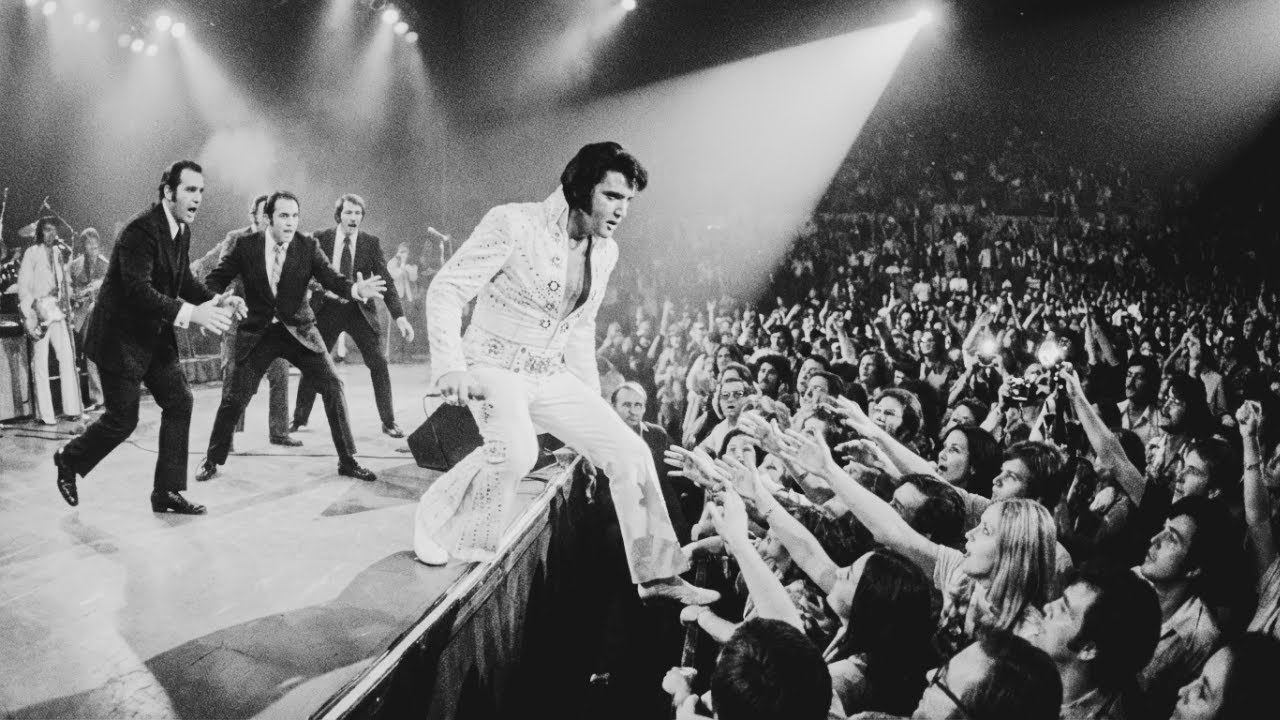 Elvis STOPPED Singing When He Saw THIS — What He Did Next Made 15,000 Fans Stand Up