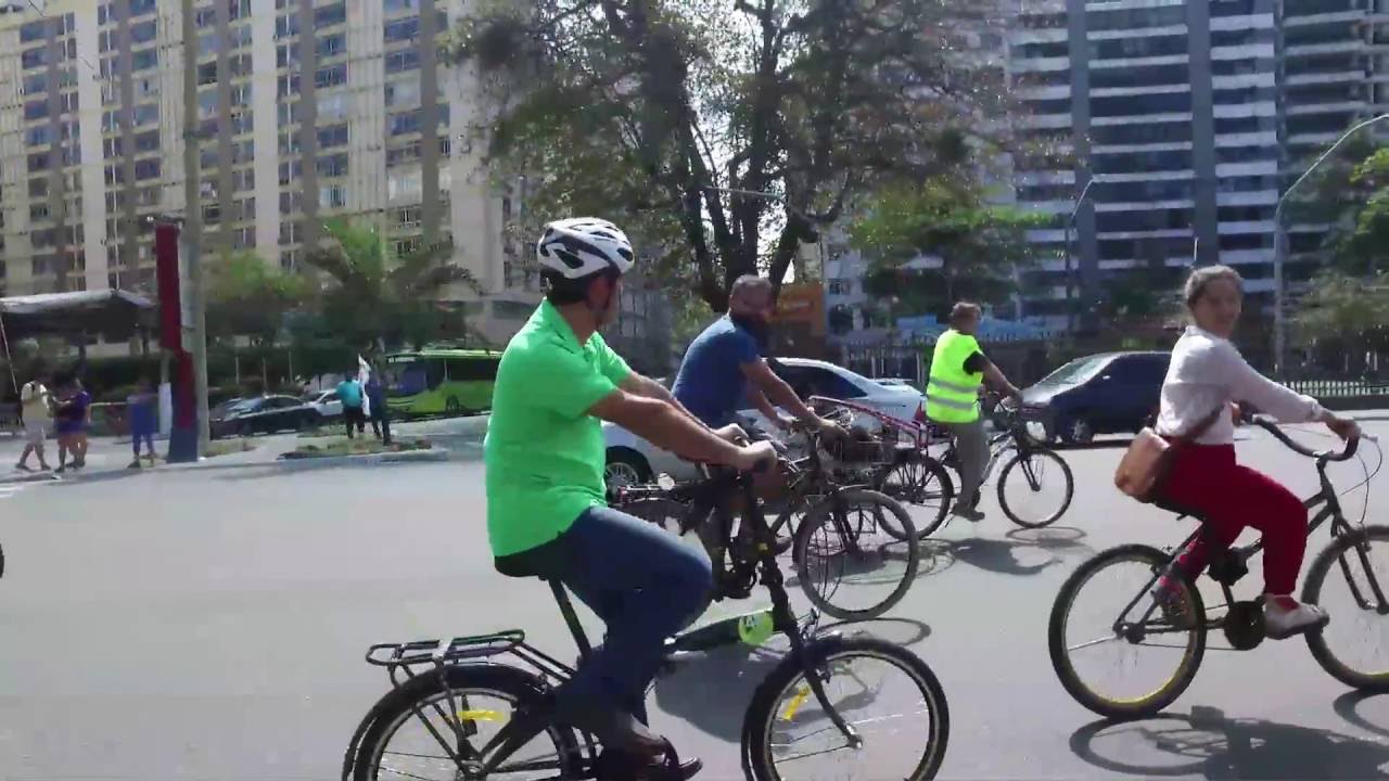 Rodrigo Neves na bicicletada