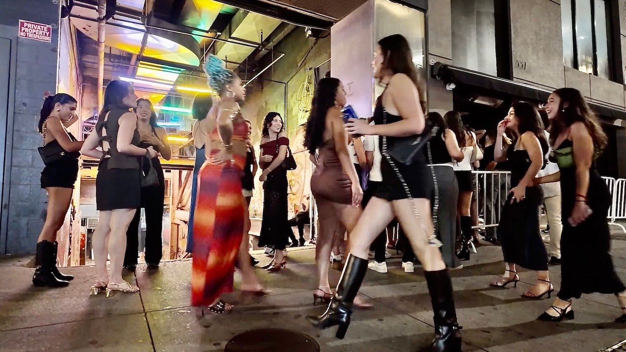 Chelsea & West Village Nightlife Highlights | NYC Ladies Out at Night (4K)