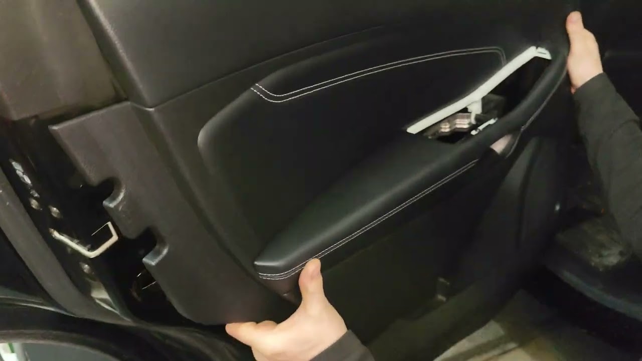 Demontaż Tapicerki drzwi tył Ford Edge