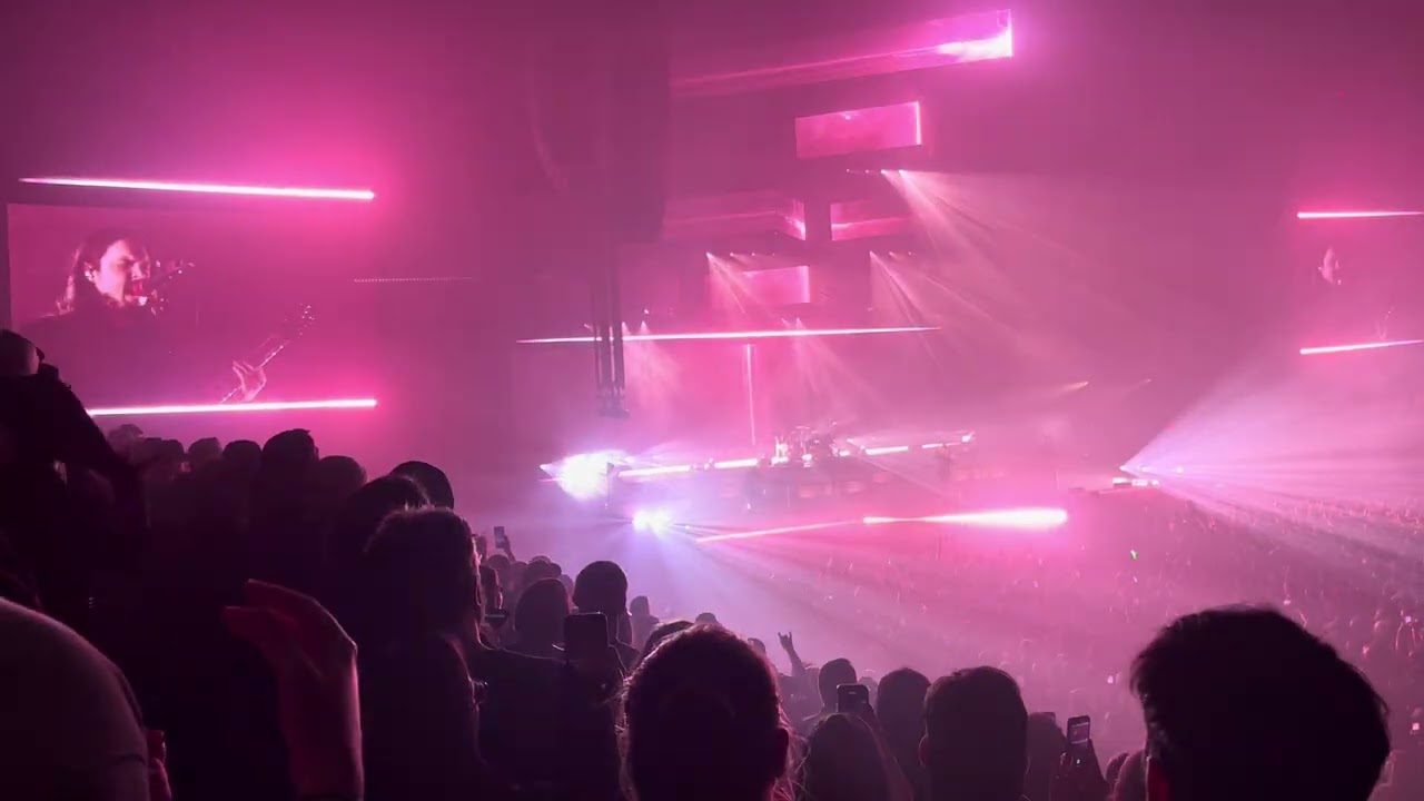 Bad Omens - Just Pretend [Live @Place Bell, Laval, QC] 8 mars 2026