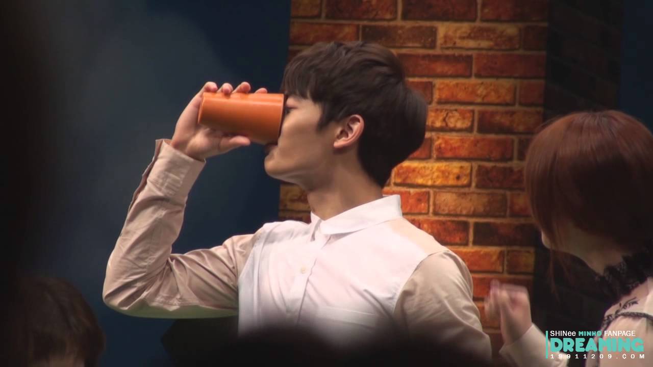130811 아름다운그대에게  벌칙음료 대신 마시는 흑기사 민호오빠