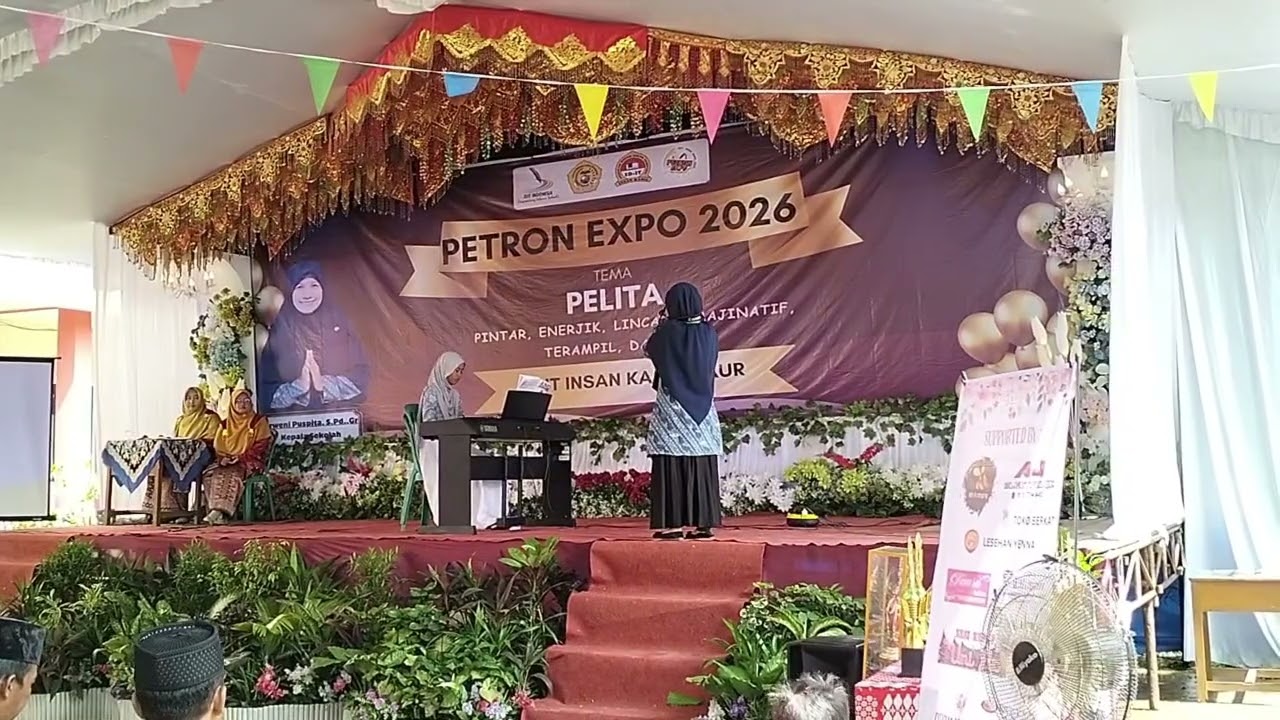 Indahnya Permainan piano Petron expo SIT insan kamil