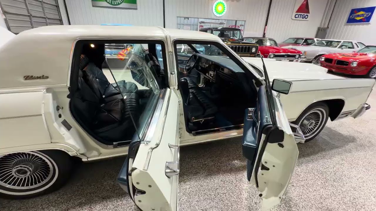 Lincoln Town Car Collector’s Series 1979 года! Небольшой пробег 14 000 миль! Обзор интерьера!