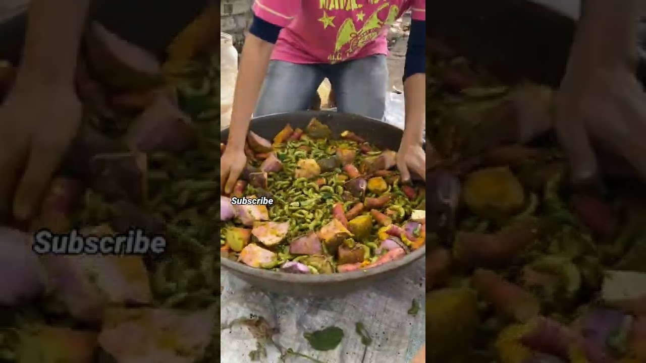 Gujarati Traditional Dish Umbadiyu 🤤🍲| Steam Cooked Raw Vegetables 😋| Indian Street Food #shorts