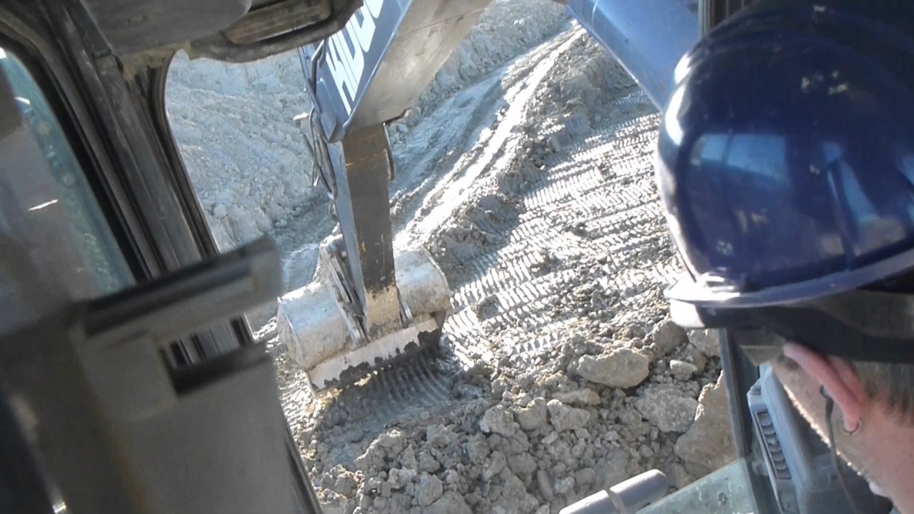 Bucket full of frozen dirt - John deere 870G