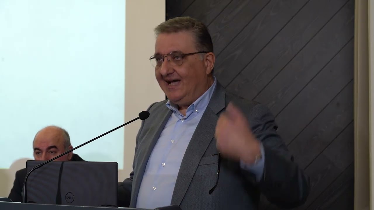 Αθανάσιος Εξαδάκτυλος, Πλαστικός Χειρουργός, Πρώην Πρόεδρος ΠΙΣ