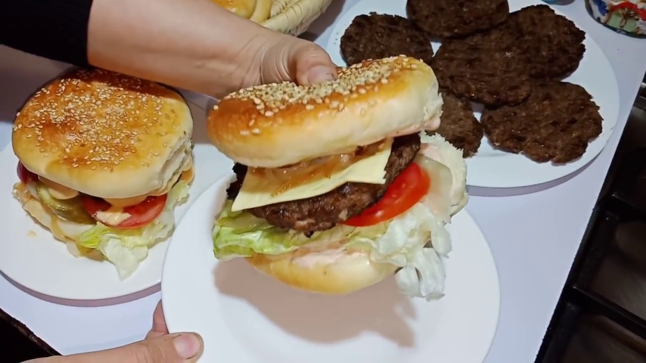 البرجر الفظييع وعيش البرجر بطريقة سهلة ولذيذة  👍من مطبخي فاطمة أبو حاتي