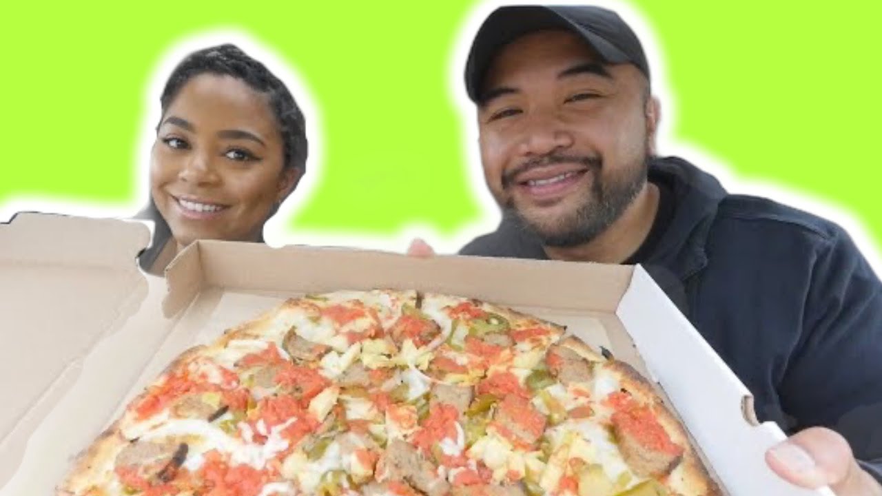 One of the best pizza shops in Jersey, De Lorenzo's Tomato Pie in Robbinsville, NJ