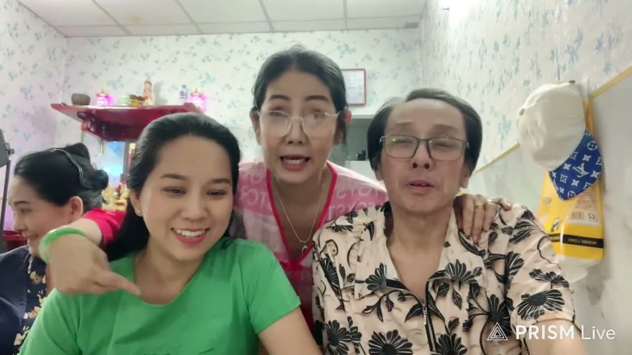 GD Hồng Phượng livestream giao lưu khán giả tối 13/1/2026