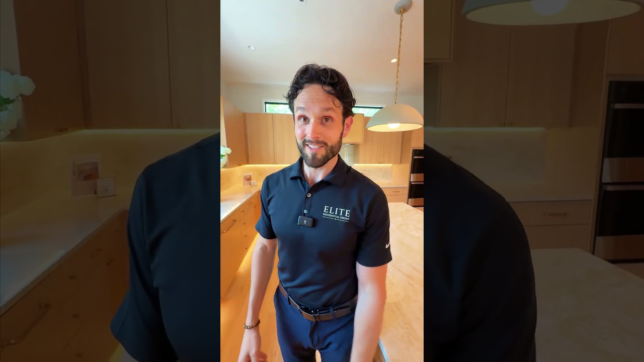 One of the most epic house tours I've ever did! #housetour #luxuryhomes