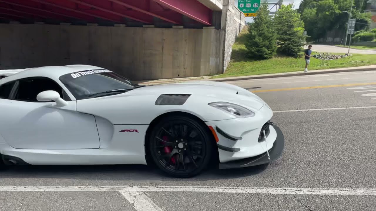 Rare 260k Dodge Viper ACR exhaust revs and pull