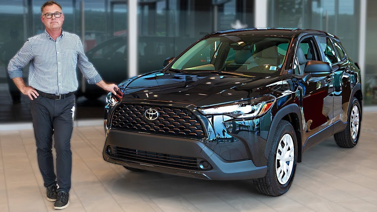 Toyota Corolla Cross против RAV4 Hybrid &mdash; реальный обзор и вердикт