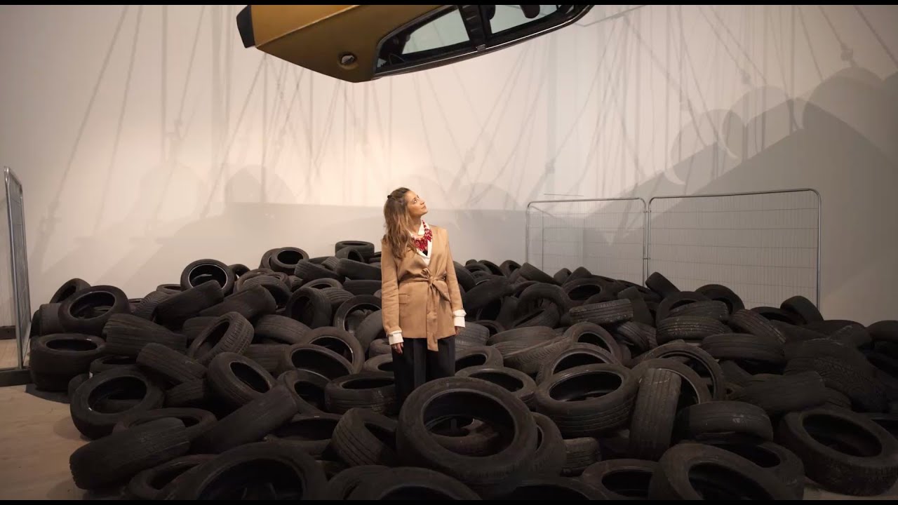 Exploring 40 Years of Art at Saatchi Gallery!