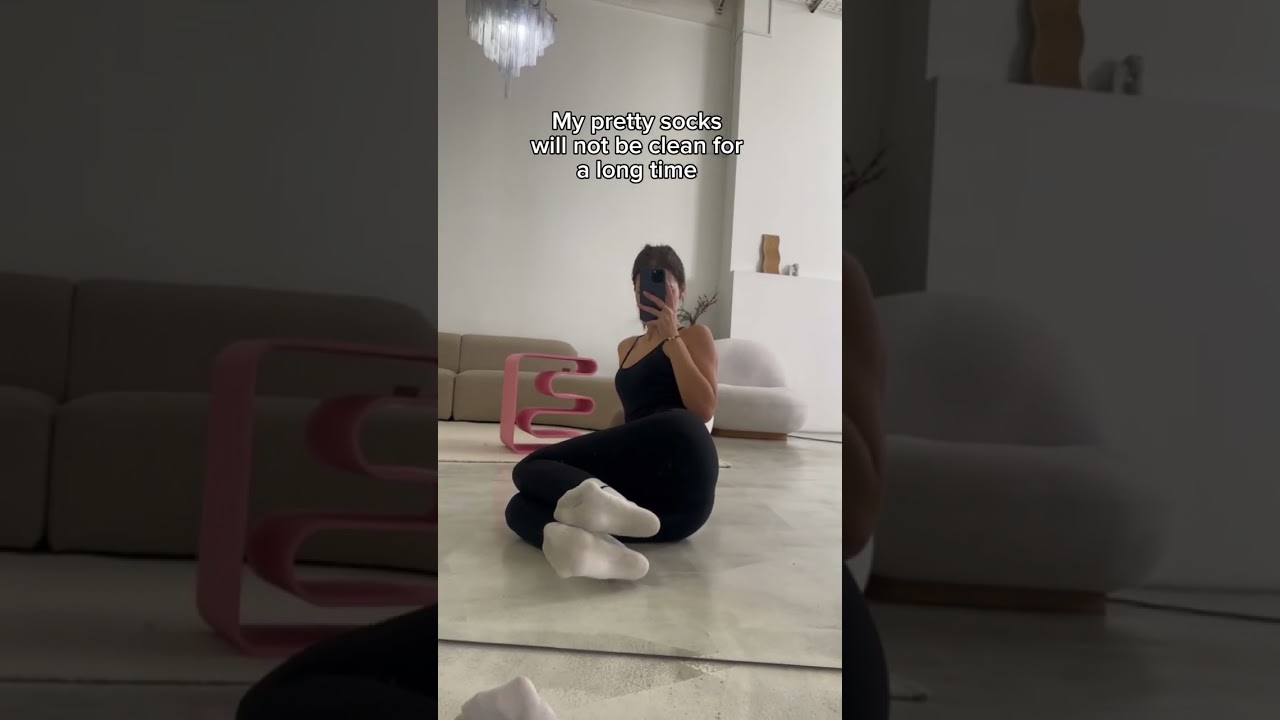 New white socks try on #tryon #tryonhaul #whitesocks #socksaddict #womanshoes #gym