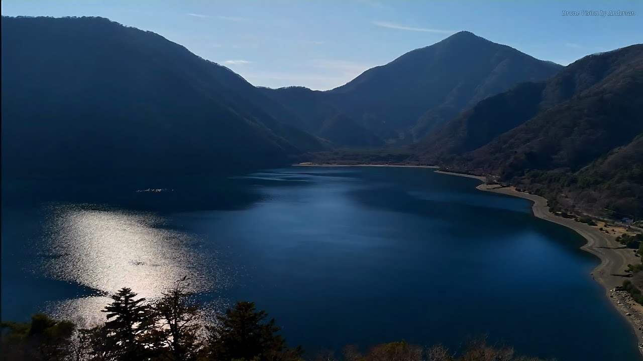 Lago Motosu e Monte Fuji vistos do alto | Imagens aéreas cinematográficas com drone 4K.