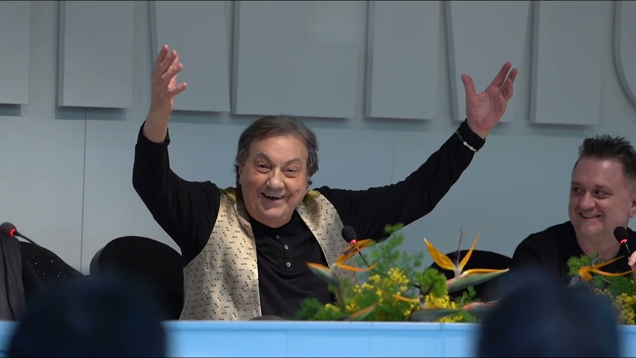 A Sanremo 2026, festa ed emozione per gli 80 anni di Tullio De Piscopo e la superhit Andamento Lento