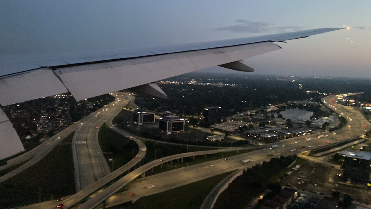United Airlines Boeing 777-200 Landing in Chicago (ORD)