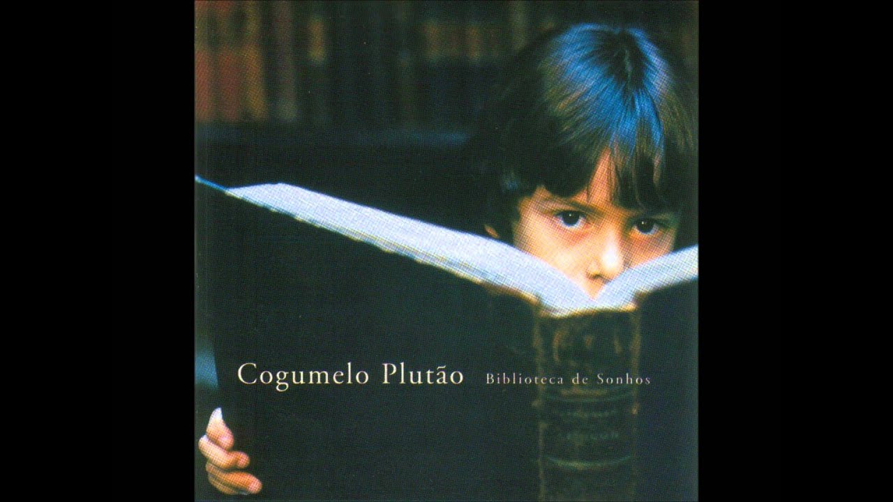 Cogumelo Plutão - Estátuas no Jardim