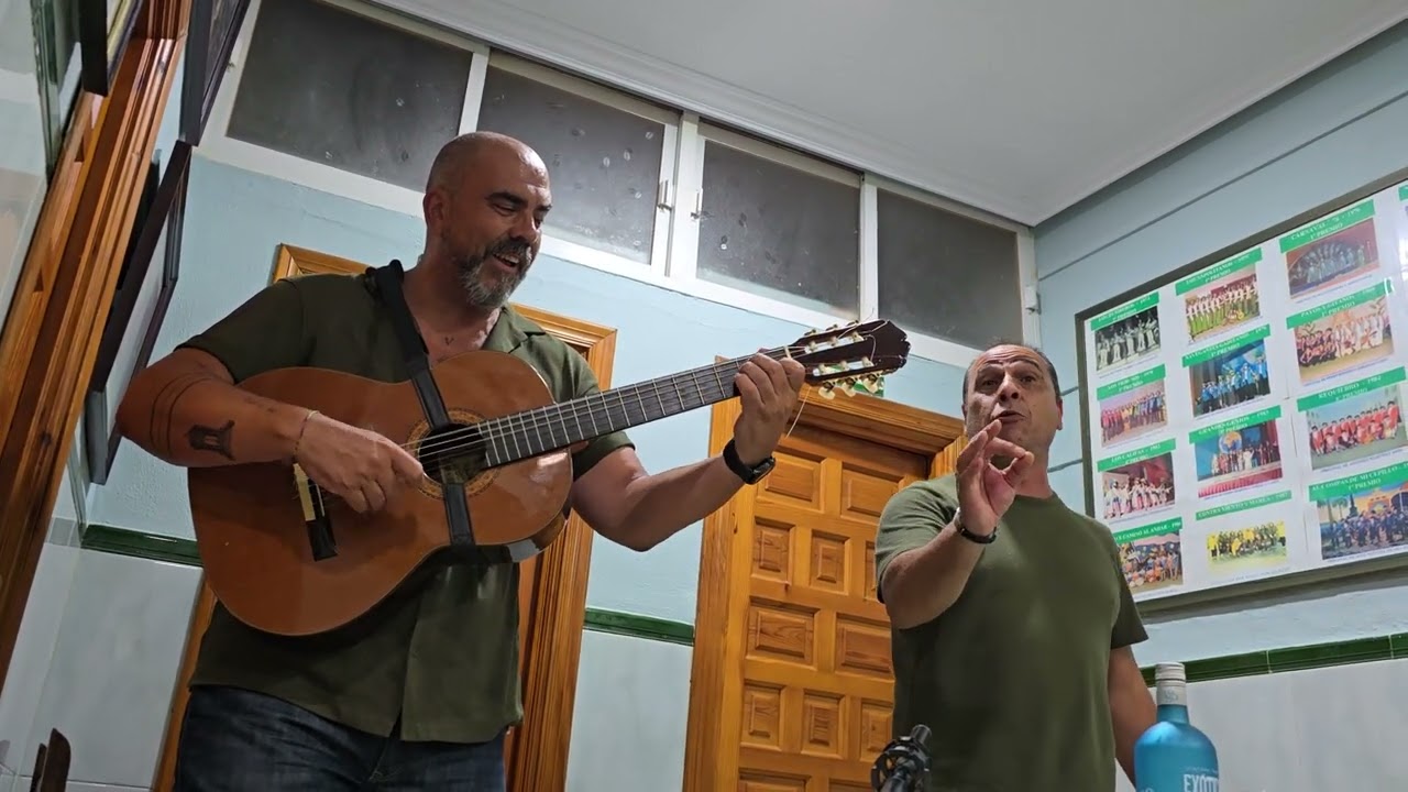 PRECIOSO Pasodoble se DAVID CARAPAPA a SU HIJA con LALI - Pe&ntilde;a Nuestra Andaluc&iacute;a