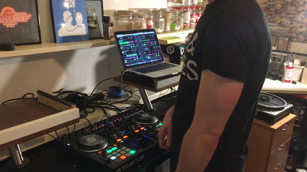 Traktor S4 MK2 demo