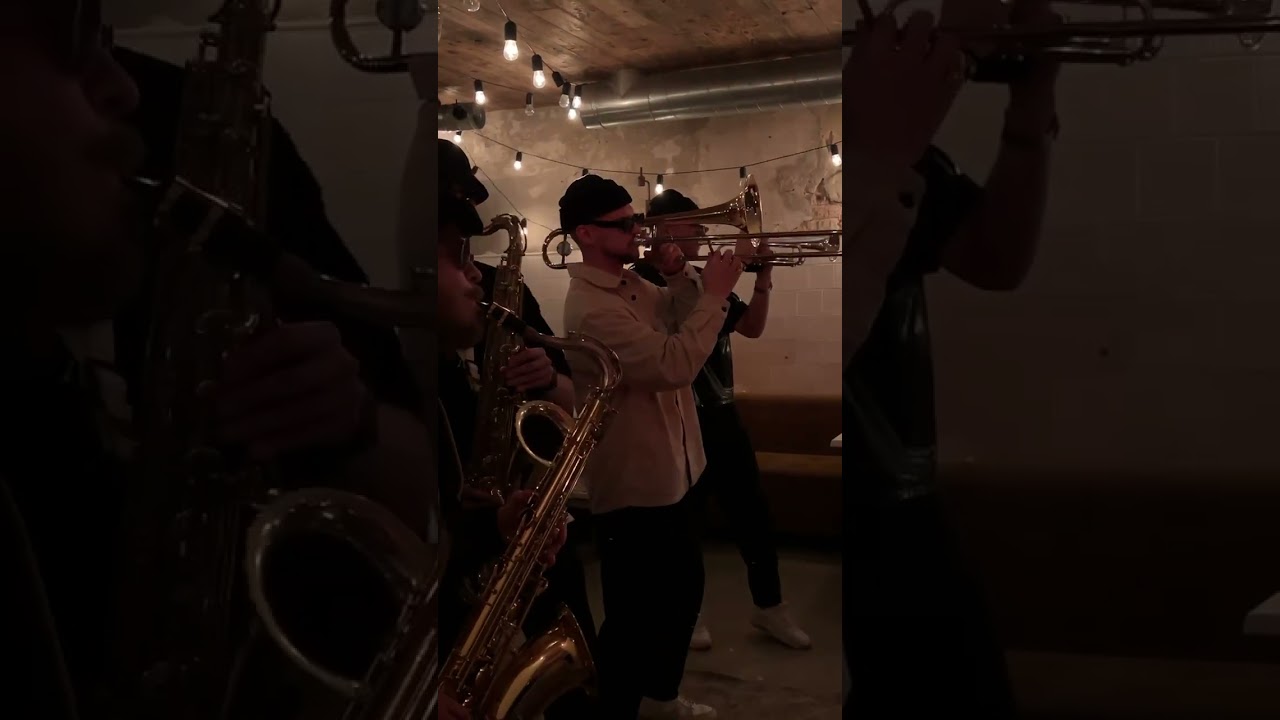 Концерт Mad Brass Band. Кафе Публика
