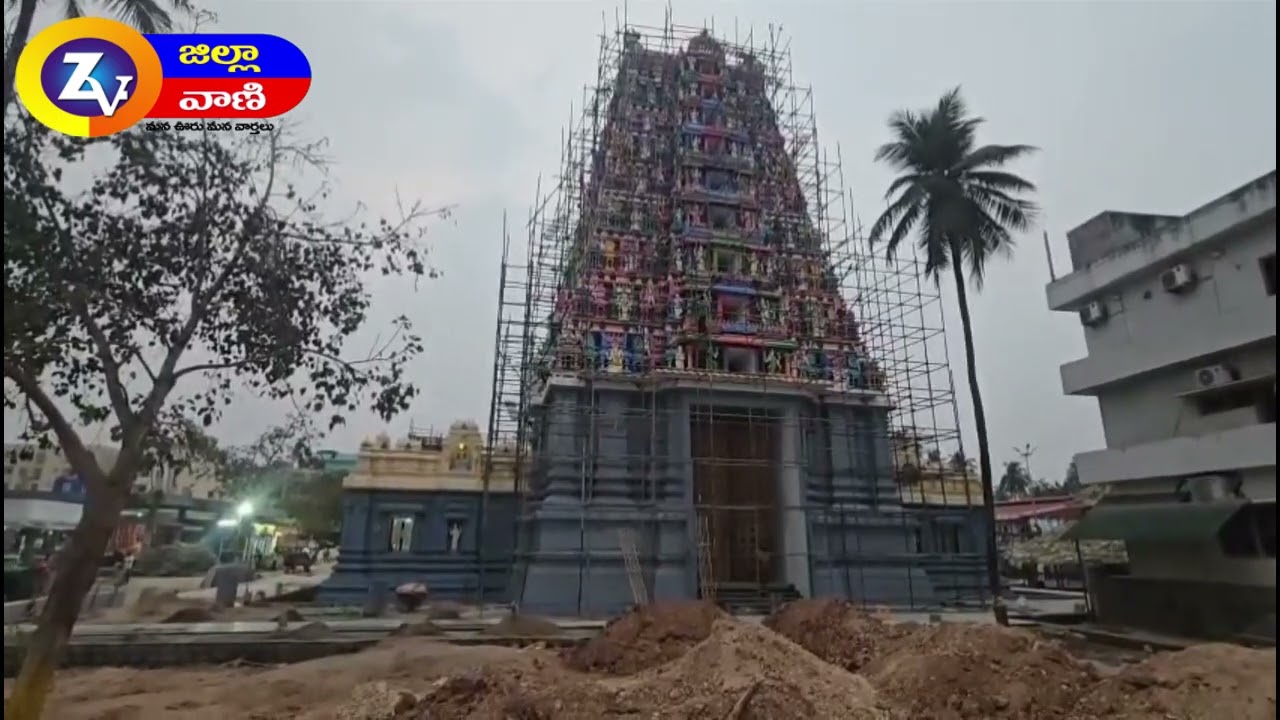 అనకాపల్లి నూకాంబిక అమ్మవారి ఆలయ నిర్మాణ పనులను పరిశీలిస్తున్న  జనసేన పార్టీ ఇంచార్జ్  రాంకీ
