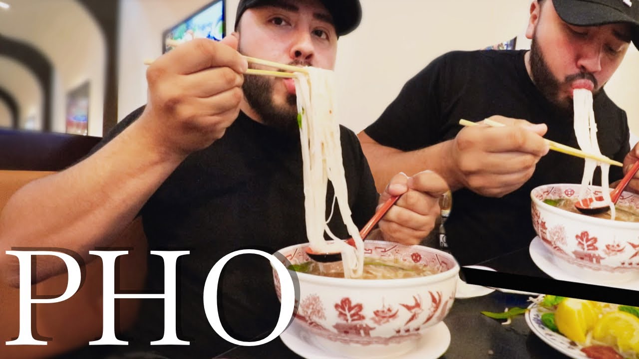 VIETNAMESE BEEF SOUP (Pho Tai) + BAHN MI & SPRING ROLLS MUKBANG