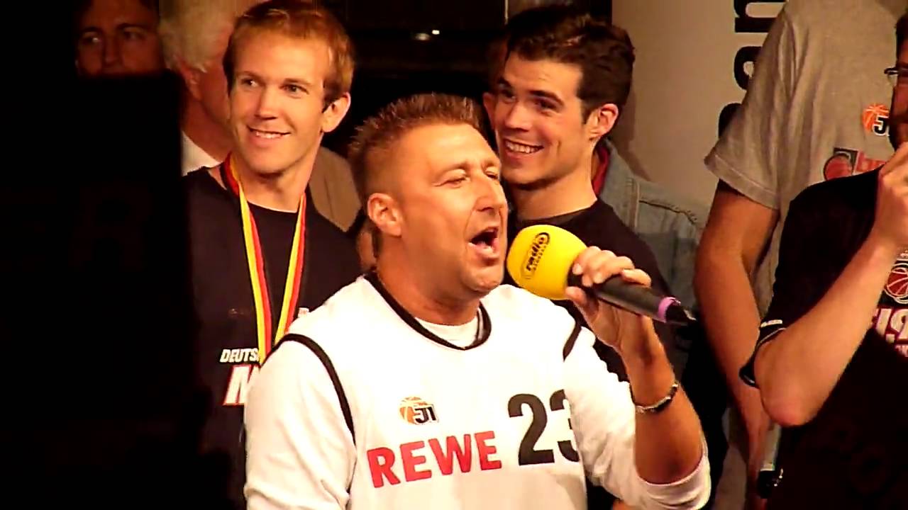 Meisterfeier 2010 der Brose Baskets Bamberg, das Meisterlied!