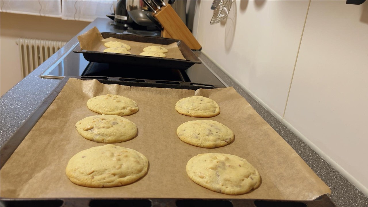 Zarte Erdnuss-Cookies mit gesalzenen Erdn&uuml;ssen &ndash; weich & unwiderstehlich