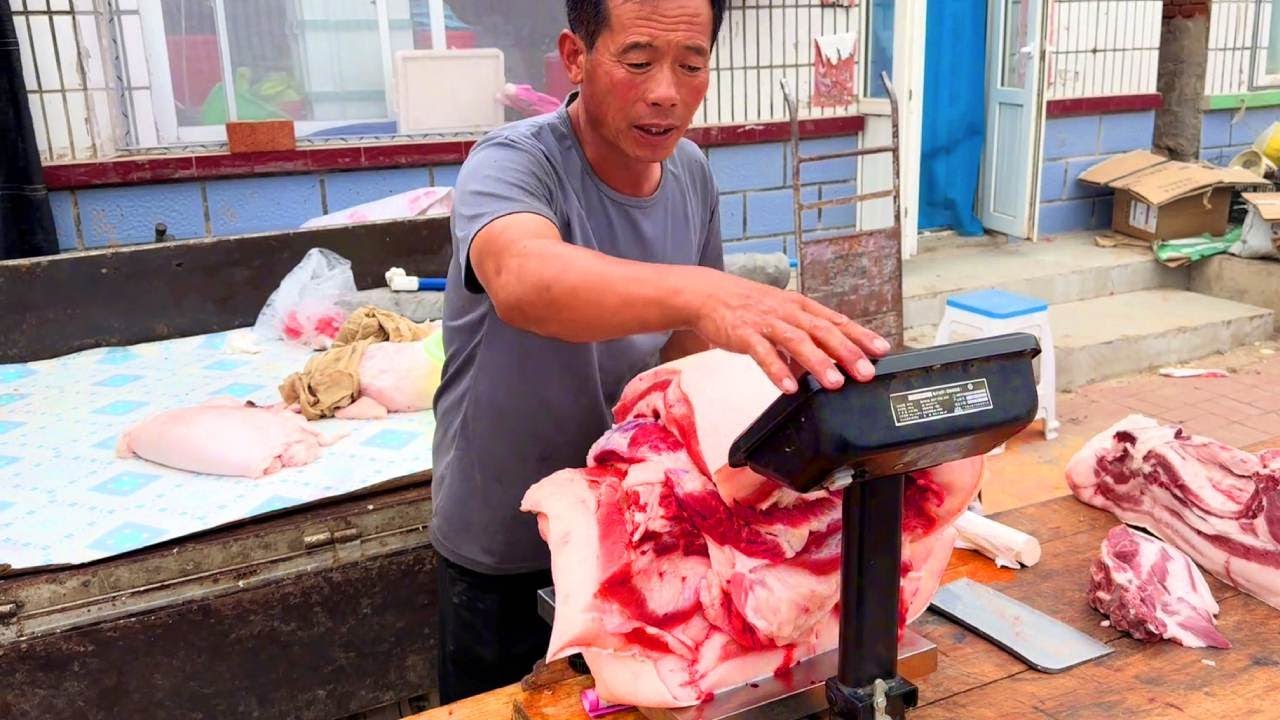 老孟今天發財了，一下賣了70公斤大肥豬肉，這豬肉槓槓肥！ 【立福128】