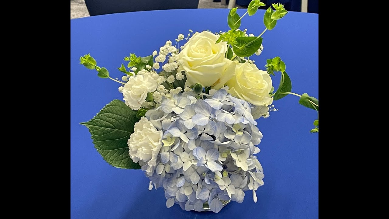 How to arrange 27 easy centerpieces...