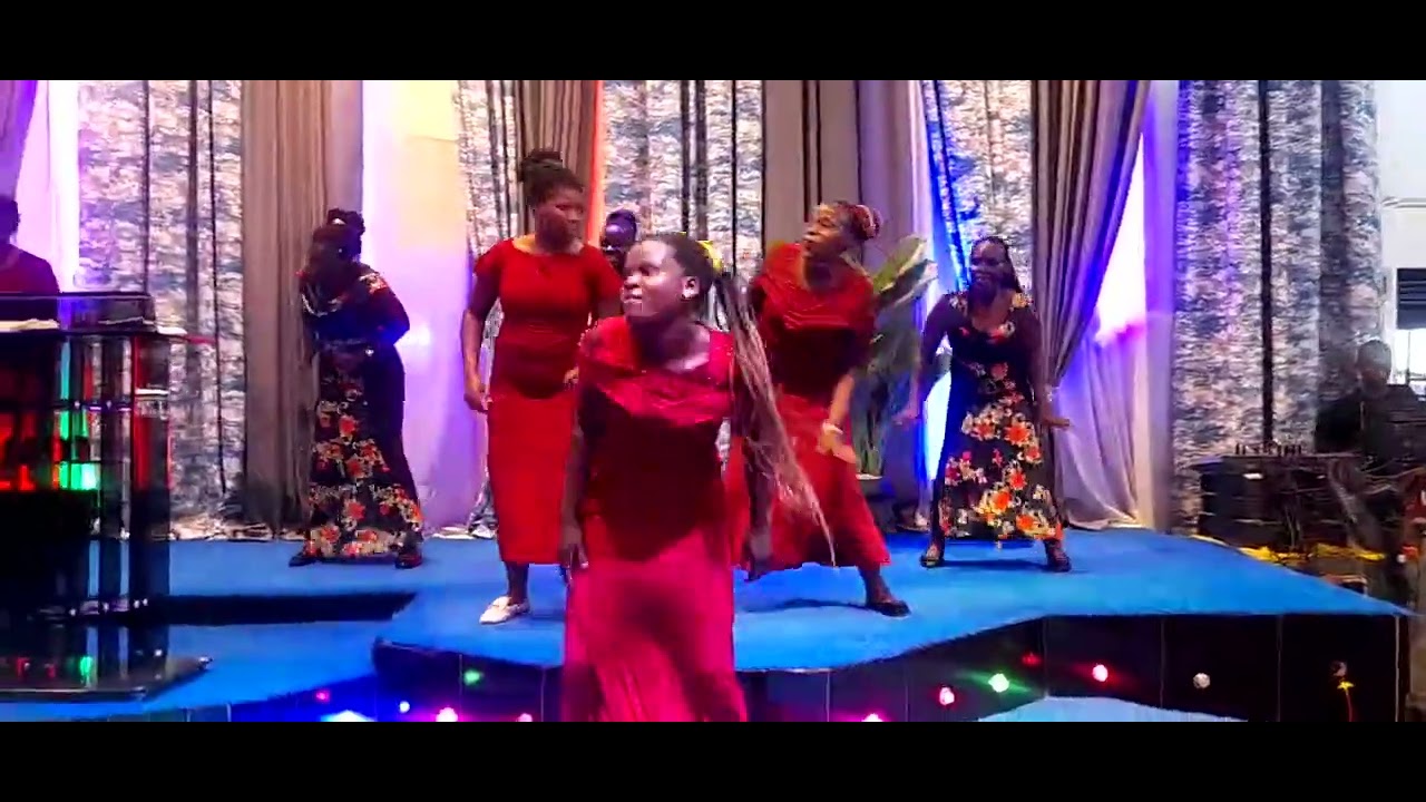 PRAISE SESSION LED BY PR.  MEDDY BUYONDO ( FRESH FIRE KIREKA )