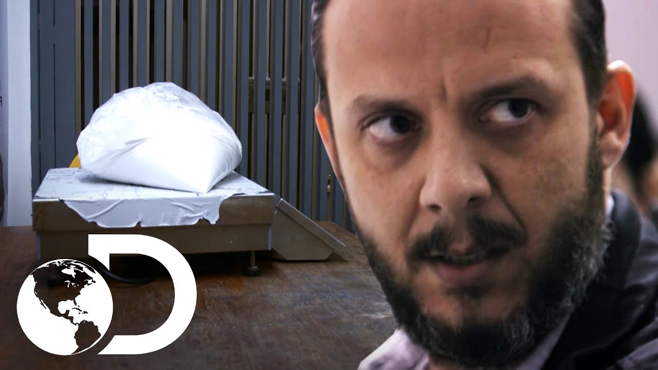 5 quilos de contrabando | Aeroporto: Área Restrita | Discovery Brasil
