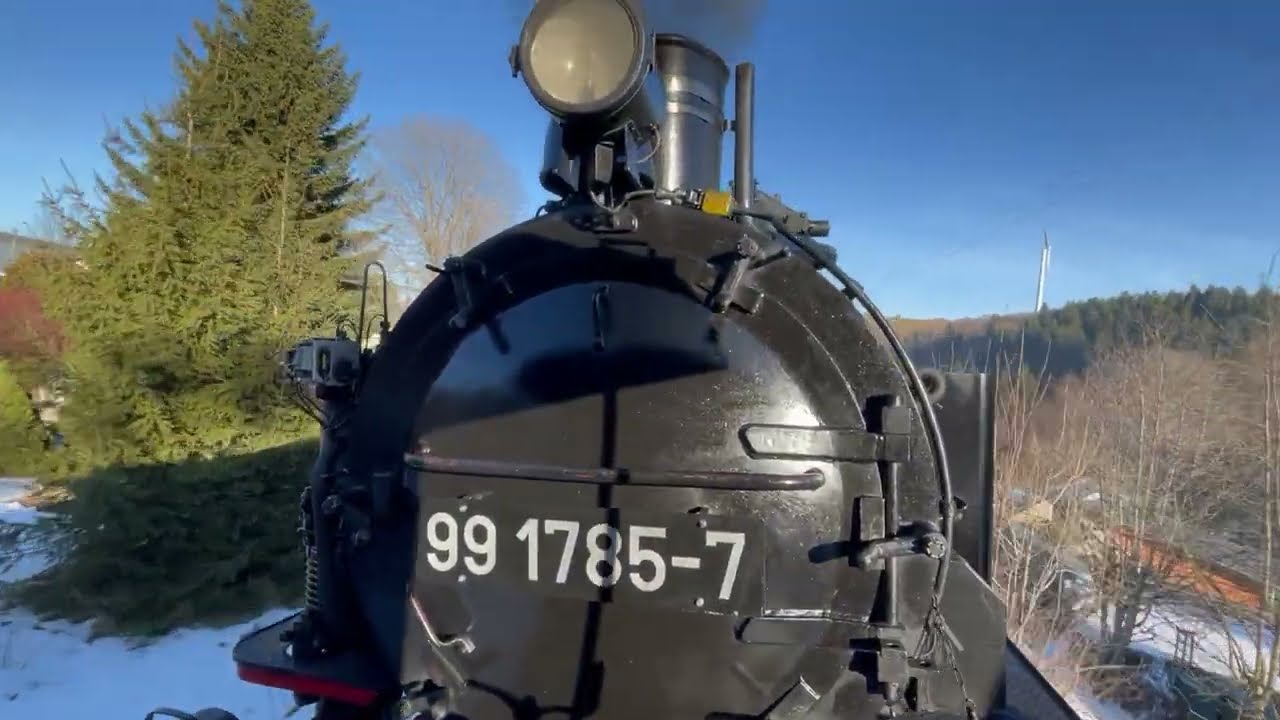 Bahnhof Oberwiesenthal mit Dampflok-Winterfahrt Fichtelbergbahn von Oberwiesenthal nach Cranzahl