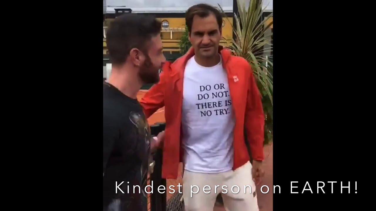Fans CLOSEST INTERACTION with Roger Federer | Heart Warming video