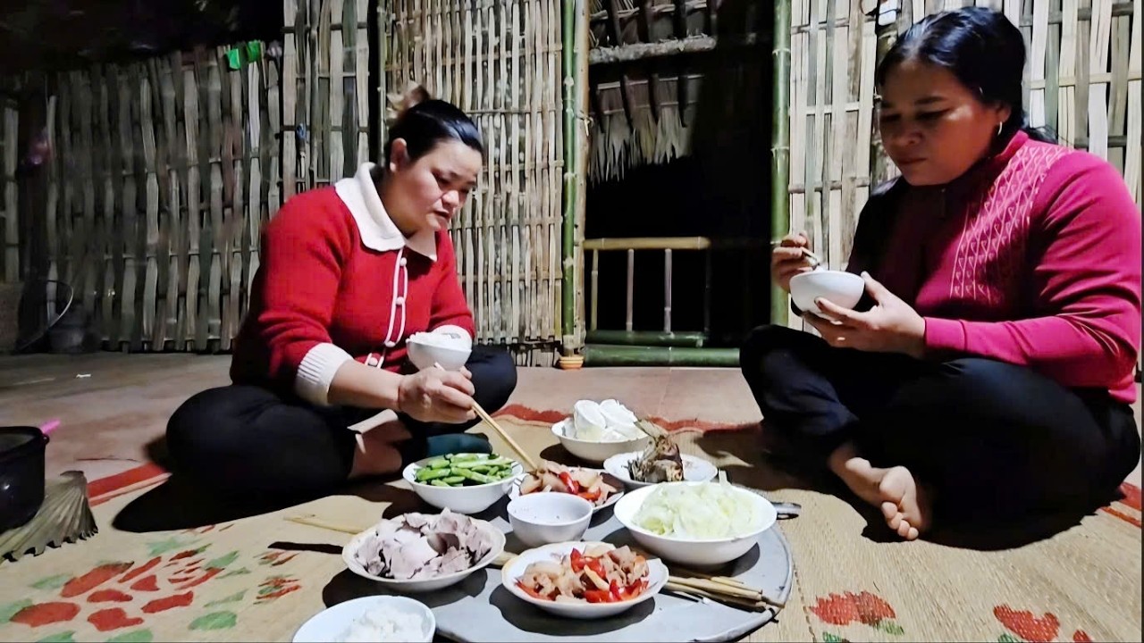 Dr. Bao's mother came to have a New Year's meal with her daughter.