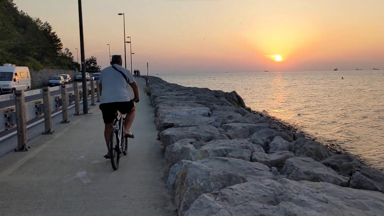Walking along the coastline of Trieste in Italy (no music or commentary)