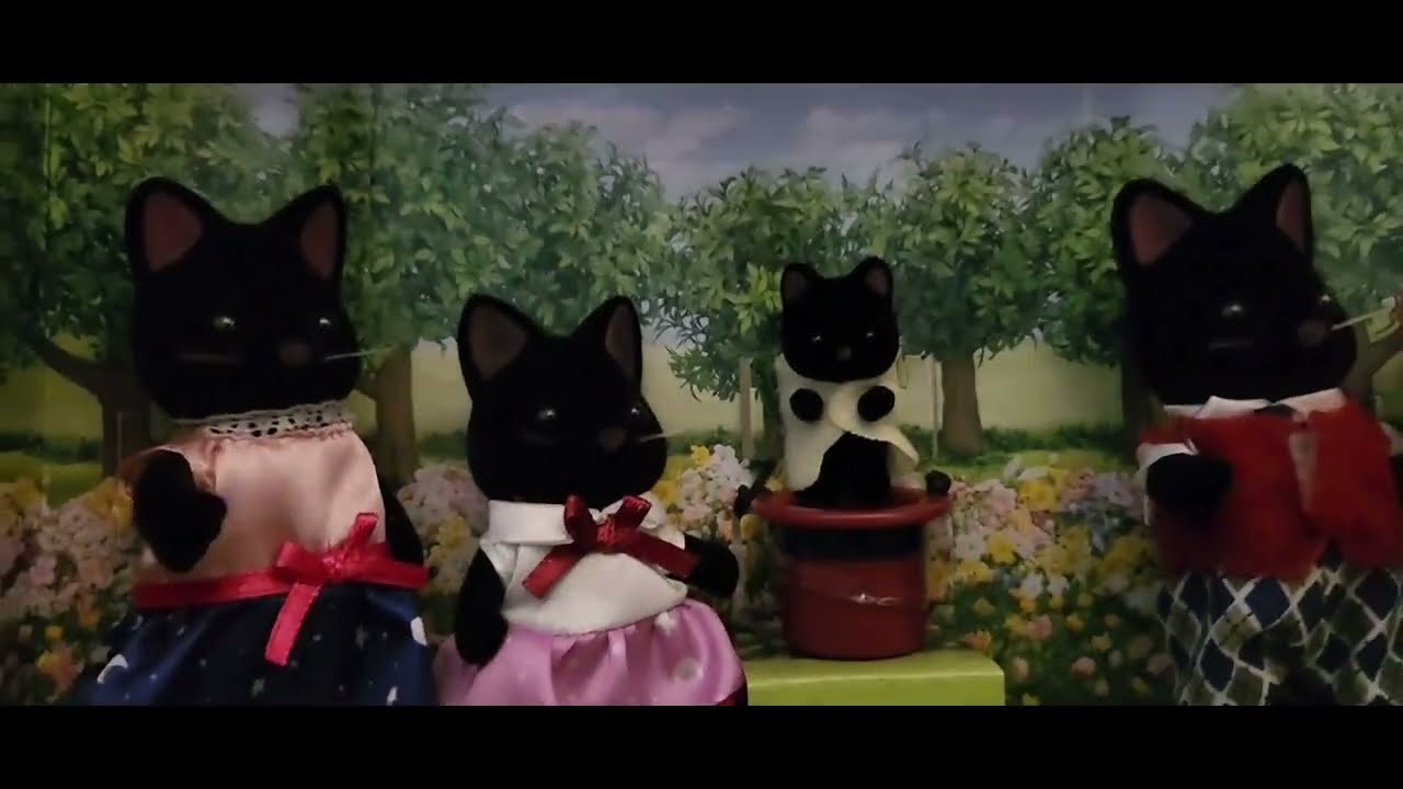 Calico Critters Midnight cat family