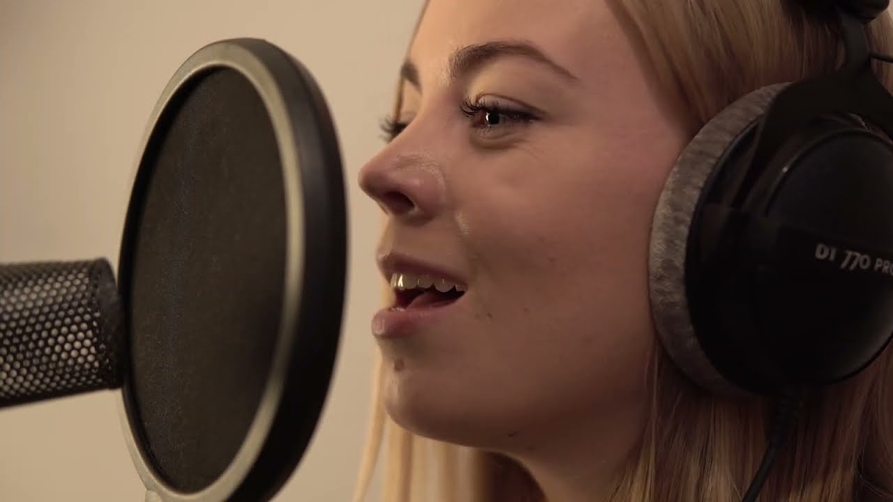 Agata Sądowska - Rysa na szkle