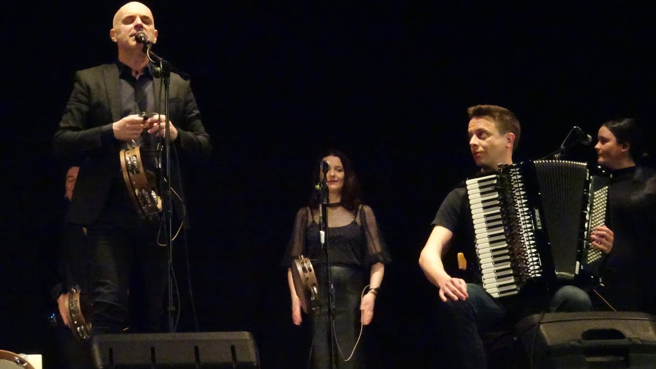 Xabier Díaz y Adufeiras de Salitre. Cantiga da Montaña. Borja Rodríguez Tablado (Acordeón). León