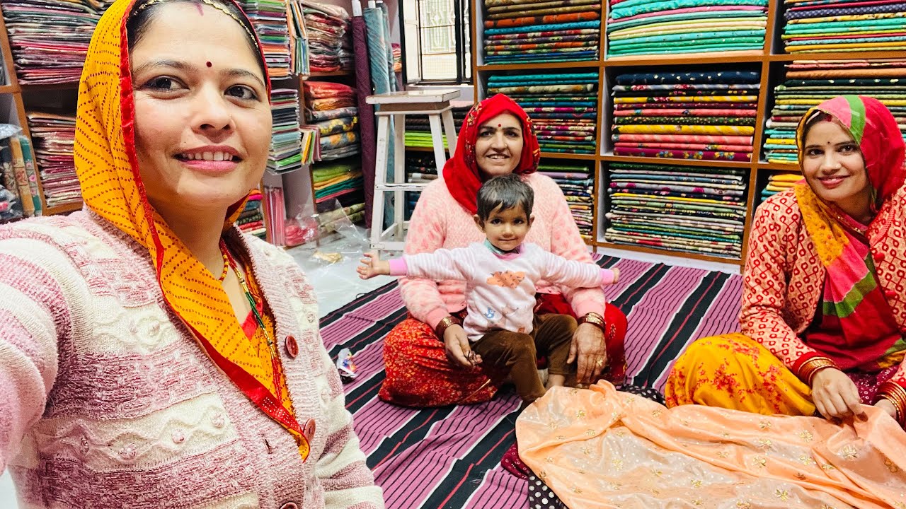 Mummy or Bhabhi Ke Sath De Saari shopping 🛍️ kiski Shaadi ki Taiyari🤗
